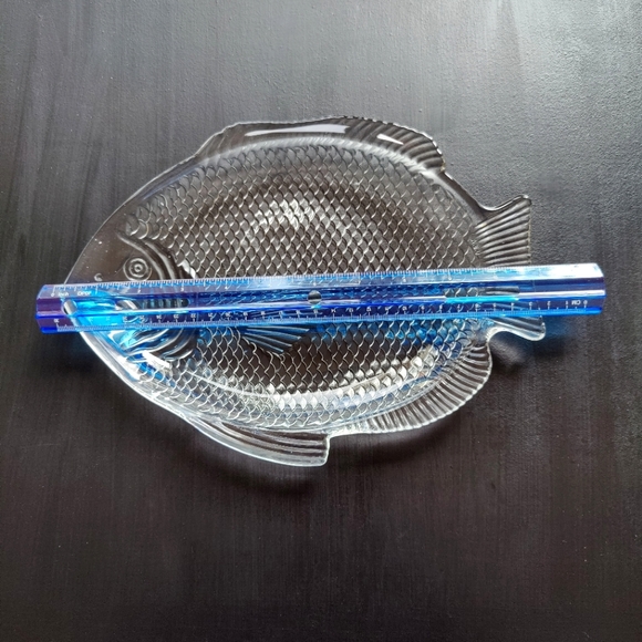 11 inch | oven proof | Fish shaped | made in USA | platter - Picture 7 of 12